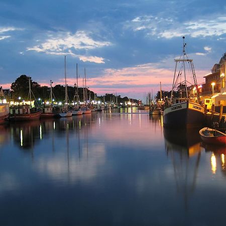 Doppelzimmer Brunch, Direkt Am Alten Strom Rostock Exteriör bild